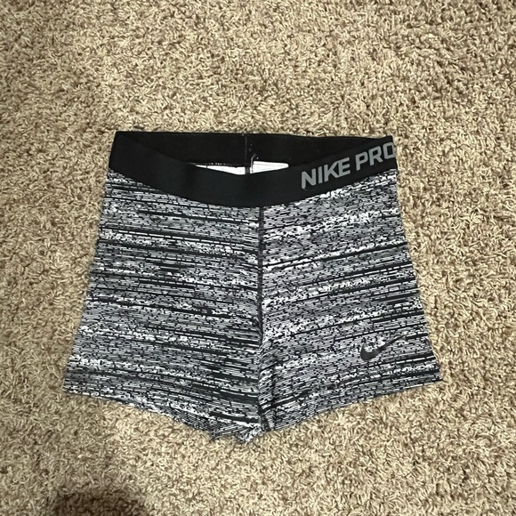 Women’s Nike Pro 3” Spandex Shorts - Picture 1 of 4